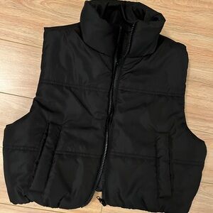 Forever 21 puffer vest never worn